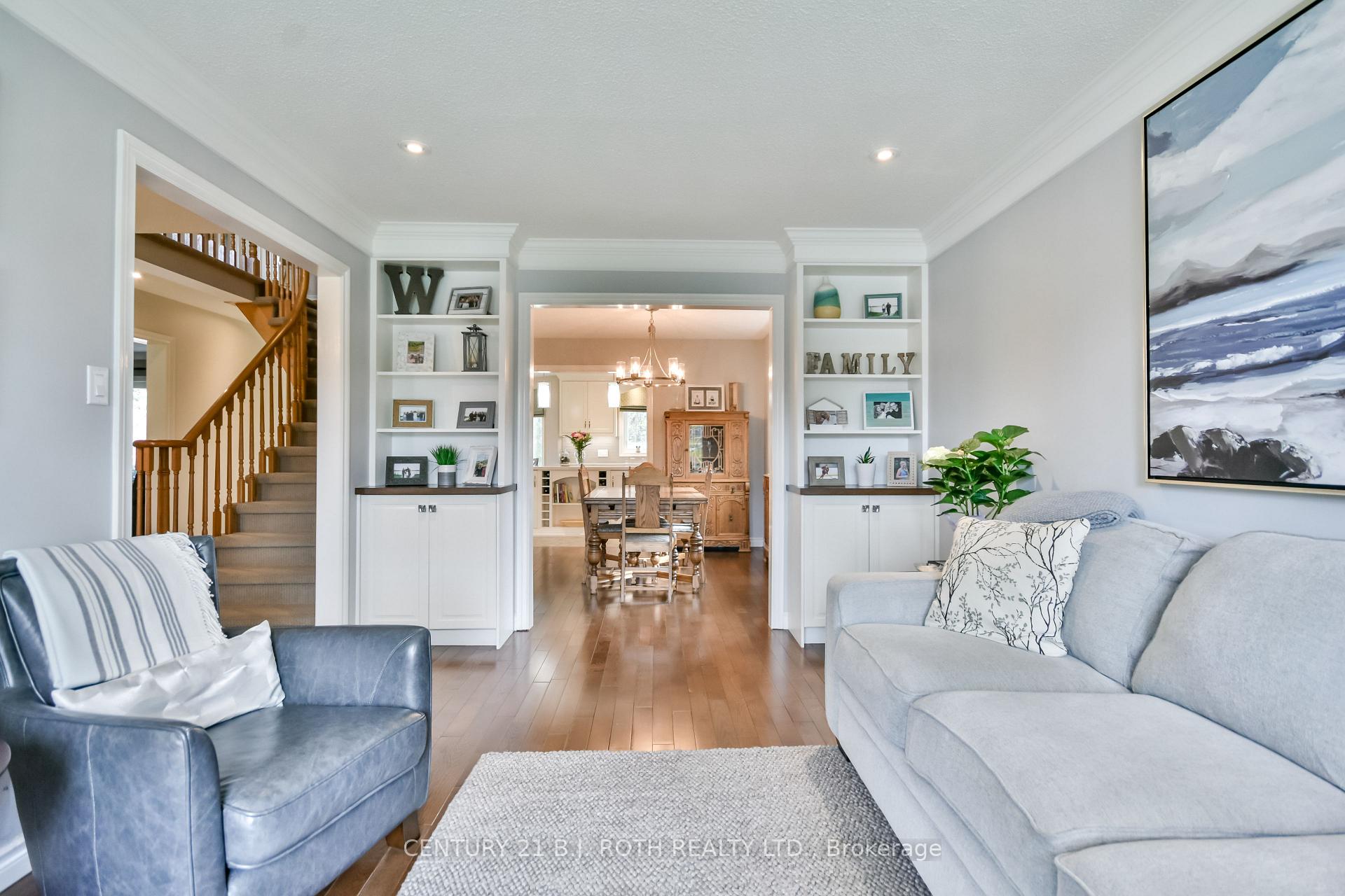 Photo 8 of 30 Golden Meadow Road, Barrie, Innis-Shore — HOMEH