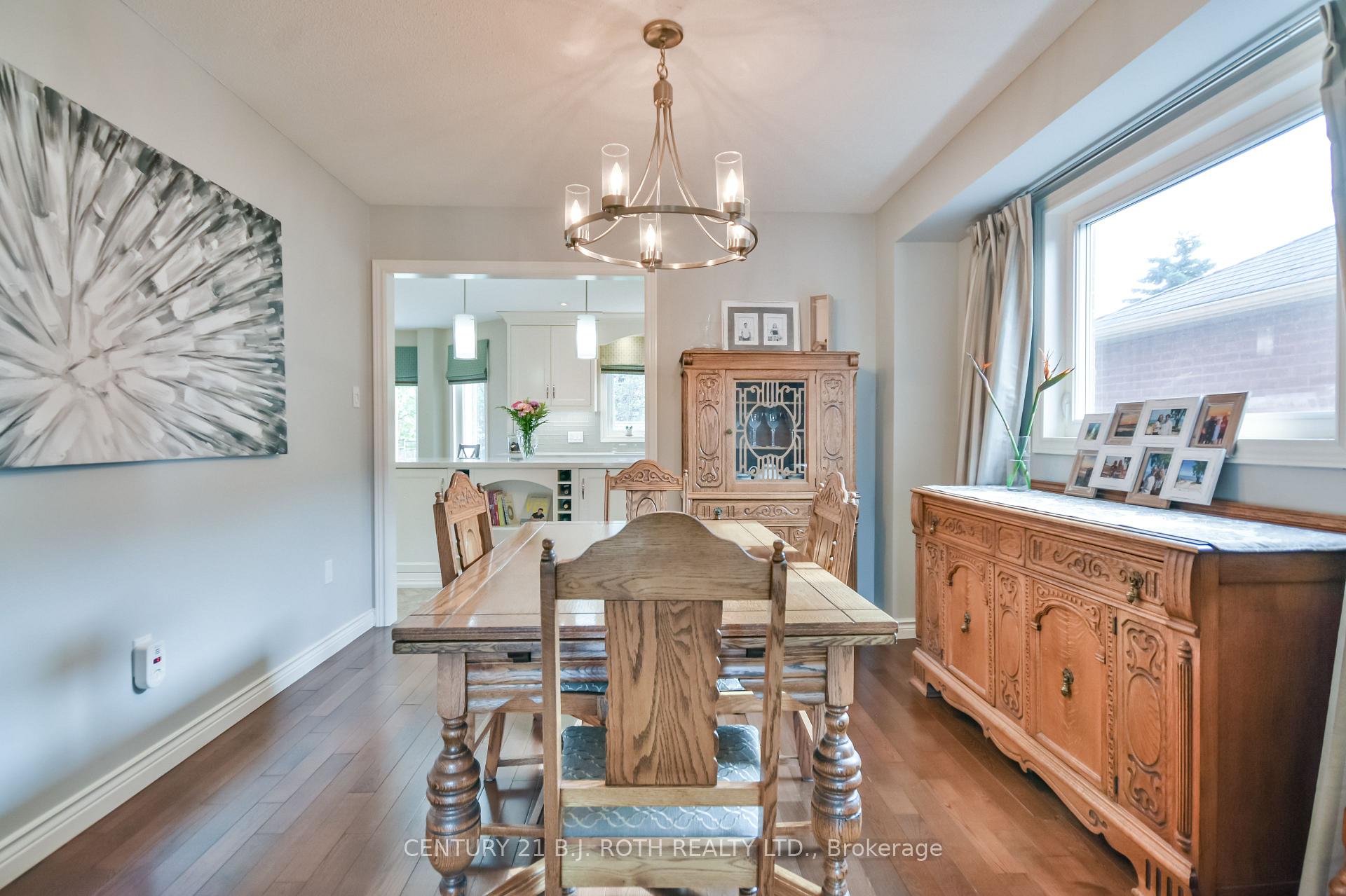 Photo 7 of 30 Golden Meadow Road, Barrie, Innis-Shore — HOMEH