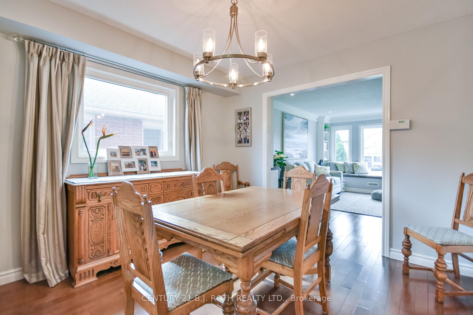 Photo 9 of 30 Golden Meadow Road, Barrie, Innis-Shore — HOMEH