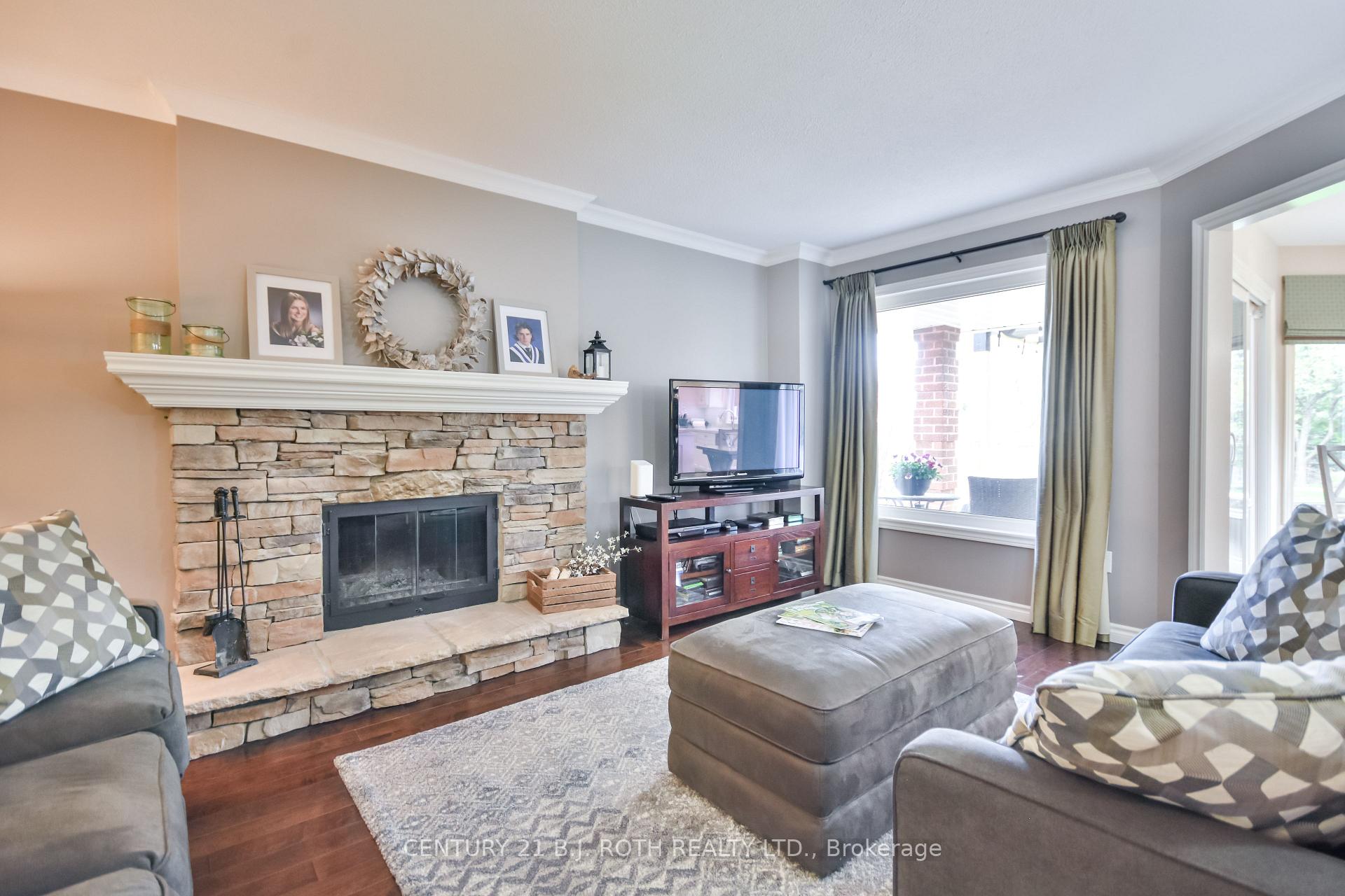 Photo 16 of 30 Golden Meadow Road, Barrie, Innis-Shore — HOMEH