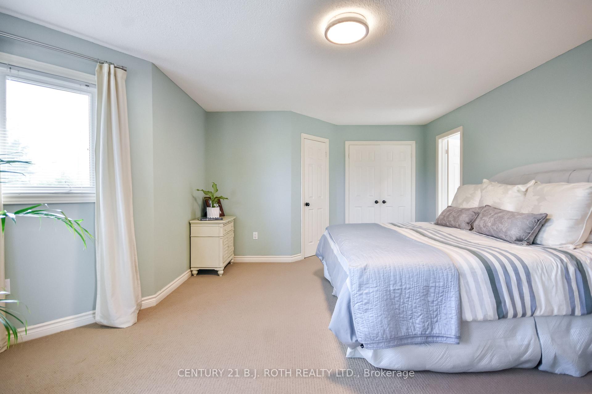 Photo 34 of 30 Golden Meadow Road, Barrie, Innis-Shore — HOMEH