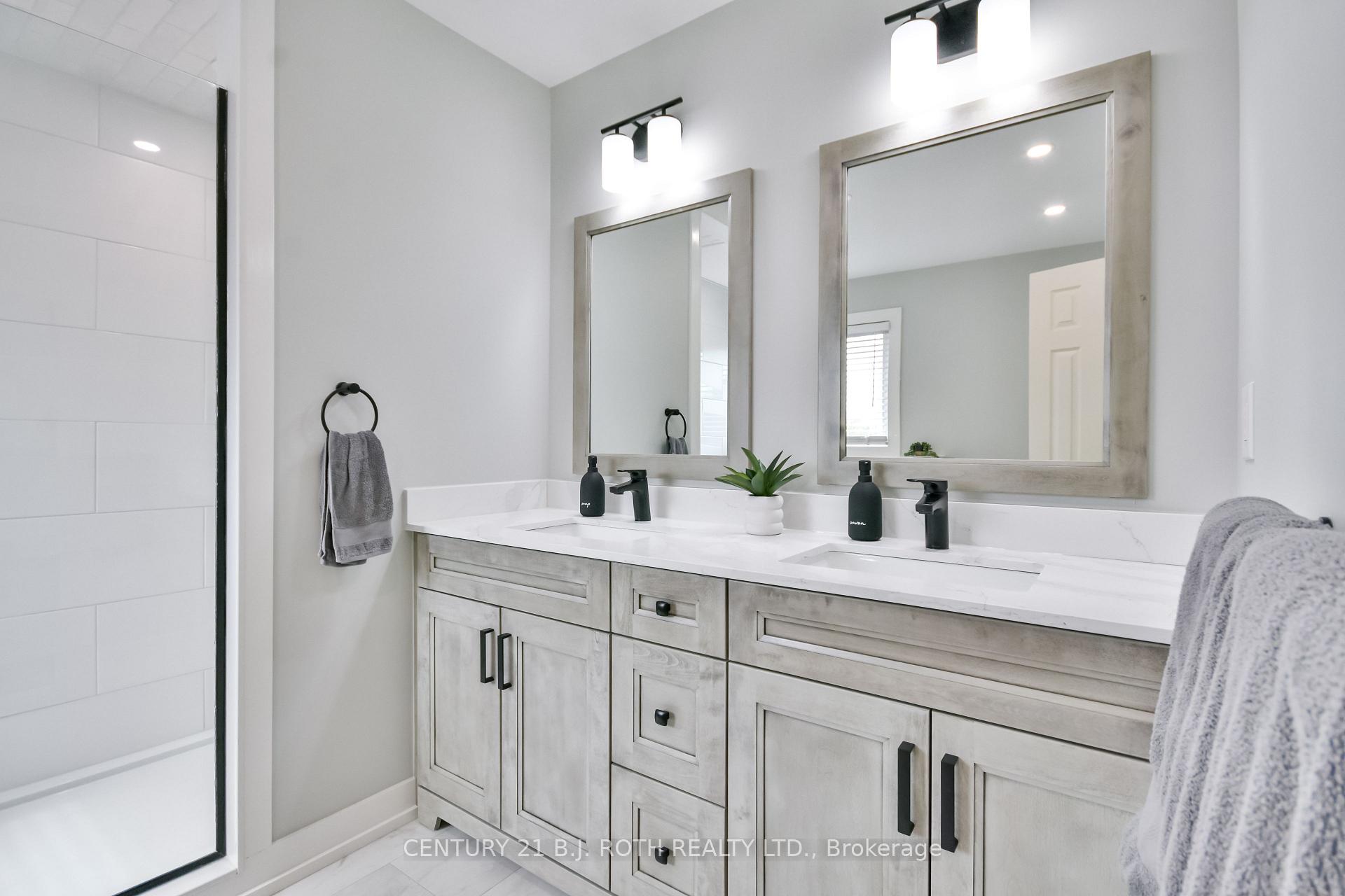 Photo 11 of 30 Golden Meadow Road, Barrie, Innis-Shore — HOMEH