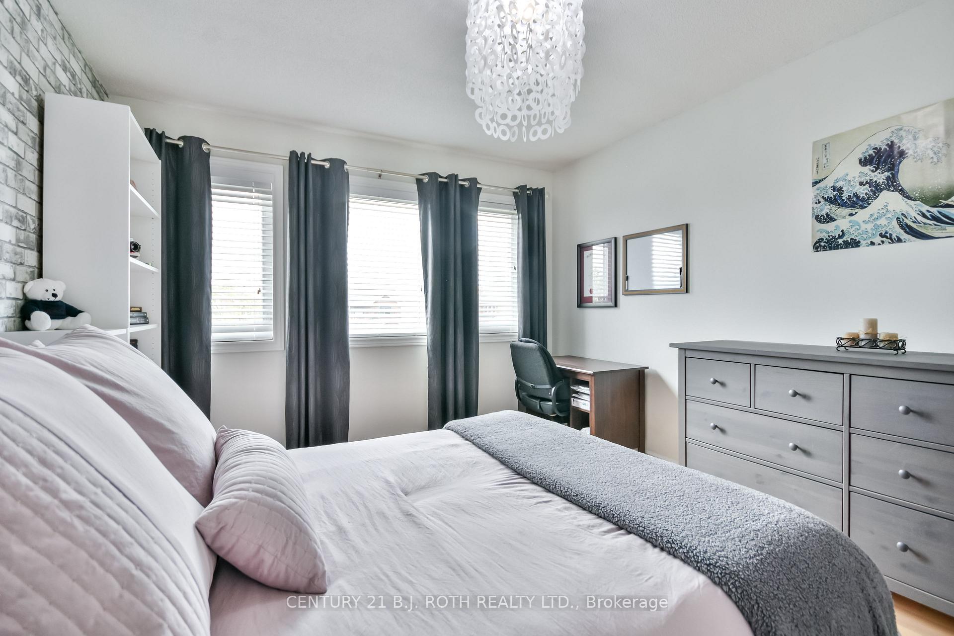 Photo 35 of 30 Golden Meadow Road, Barrie, Innis-Shore — HOMEH