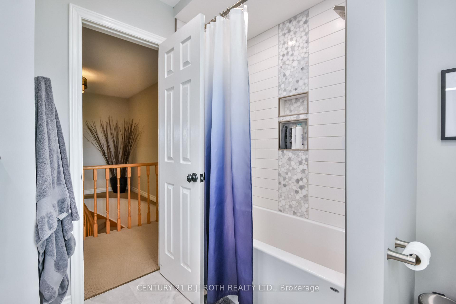 Photo 29 of 30 Golden Meadow Road, Barrie, Innis-Shore — HOMEH