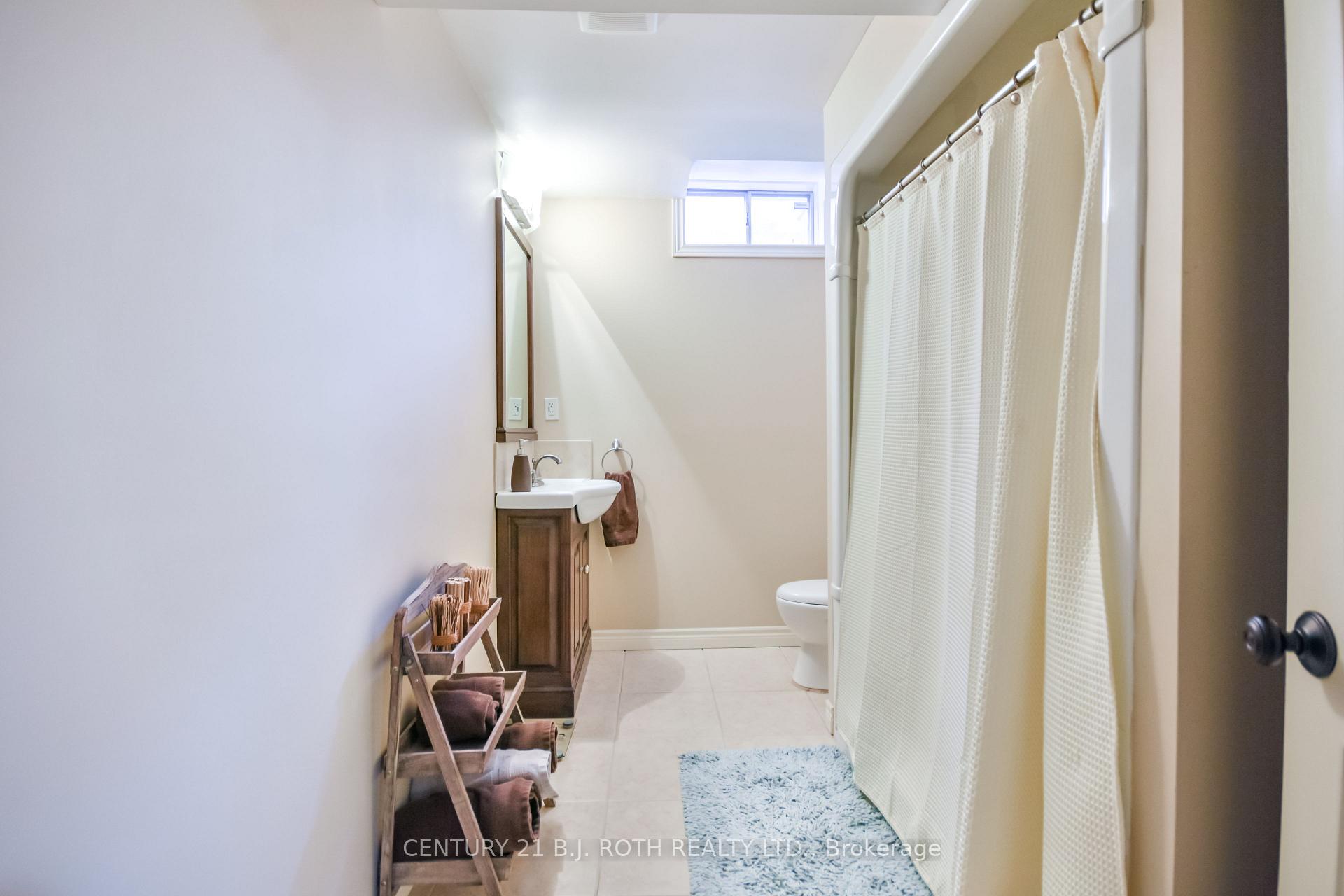 Photo 39 of 30 Golden Meadow Road, Barrie, Innis-Shore — HOMEH