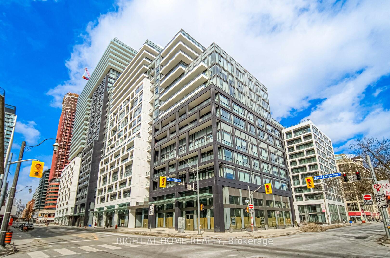 Front of Unit 2720, 135 Lower Sherbourne Street