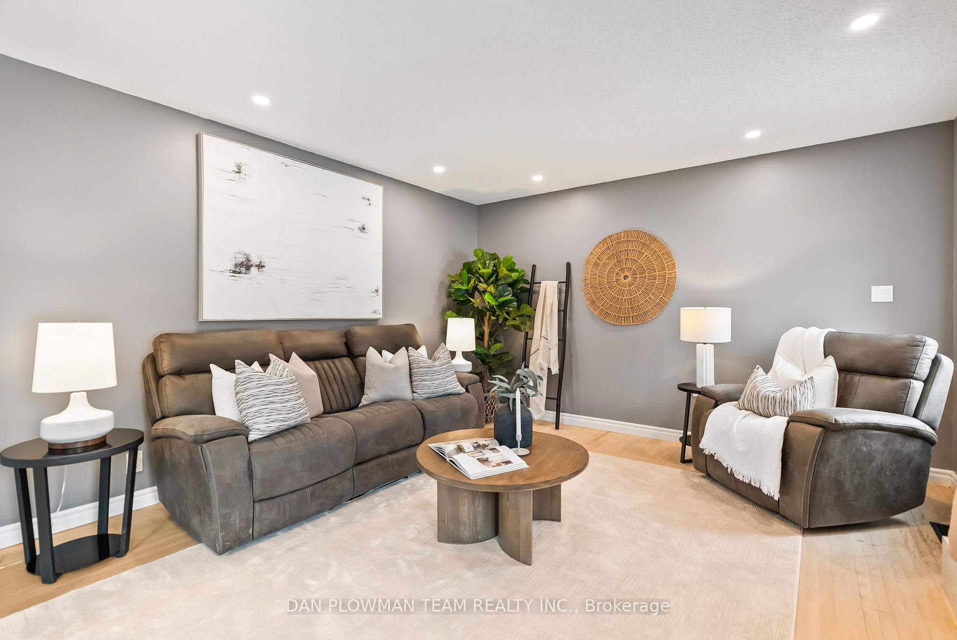 Photo 3 of 115 Elizabeth Street, Oshawa, McLaughlin — HOMEH