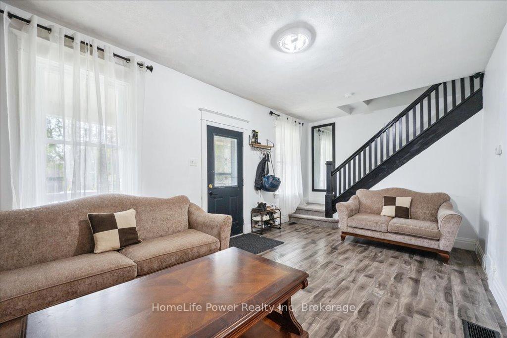 Photo 3 of 324 Edinburgh Road S, Guelph, Dovercliffe Park/Old University — HOMEH
