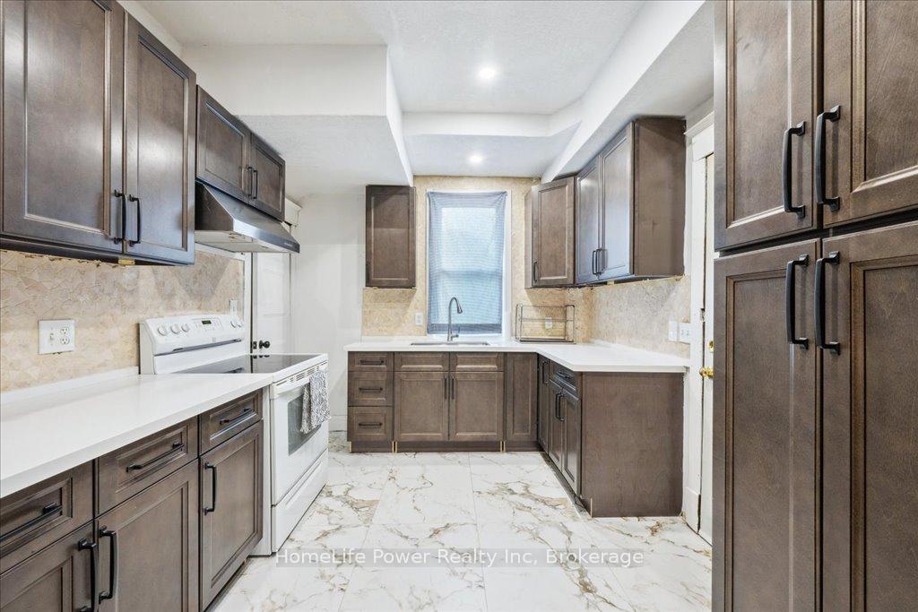Photo 6 of 324 Edinburgh Road S, Guelph, Dovercliffe Park/Old University — HOMEH