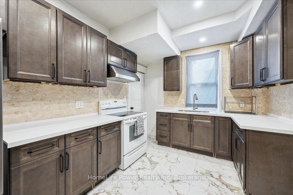 Photo 12 of 324 Edinburgh Road S, Guelph, Dovercliffe Park/Old University — HOMEH