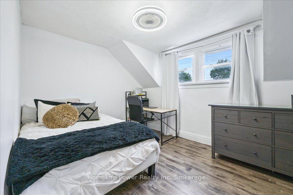 Photo 13 of 324 Edinburgh Road S, Guelph, Dovercliffe Park/Old University — HOMEH