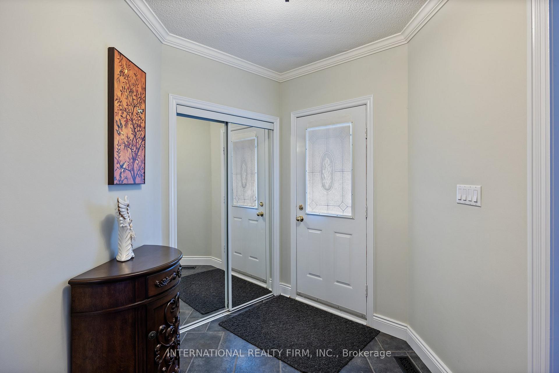 Photo 2 of 6 Mortimer Crescent, Ajax, Central West — HOMEH