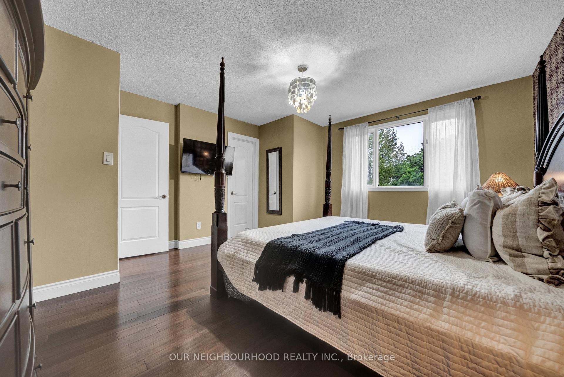 Photo 22 of 40 McFeeters Crescent, Clarington, Bowmanville — HOMEH