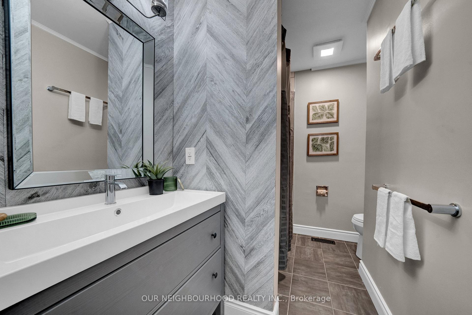 Photo 23 of 40 McFeeters Crescent, Clarington, Bowmanville — HOMEH