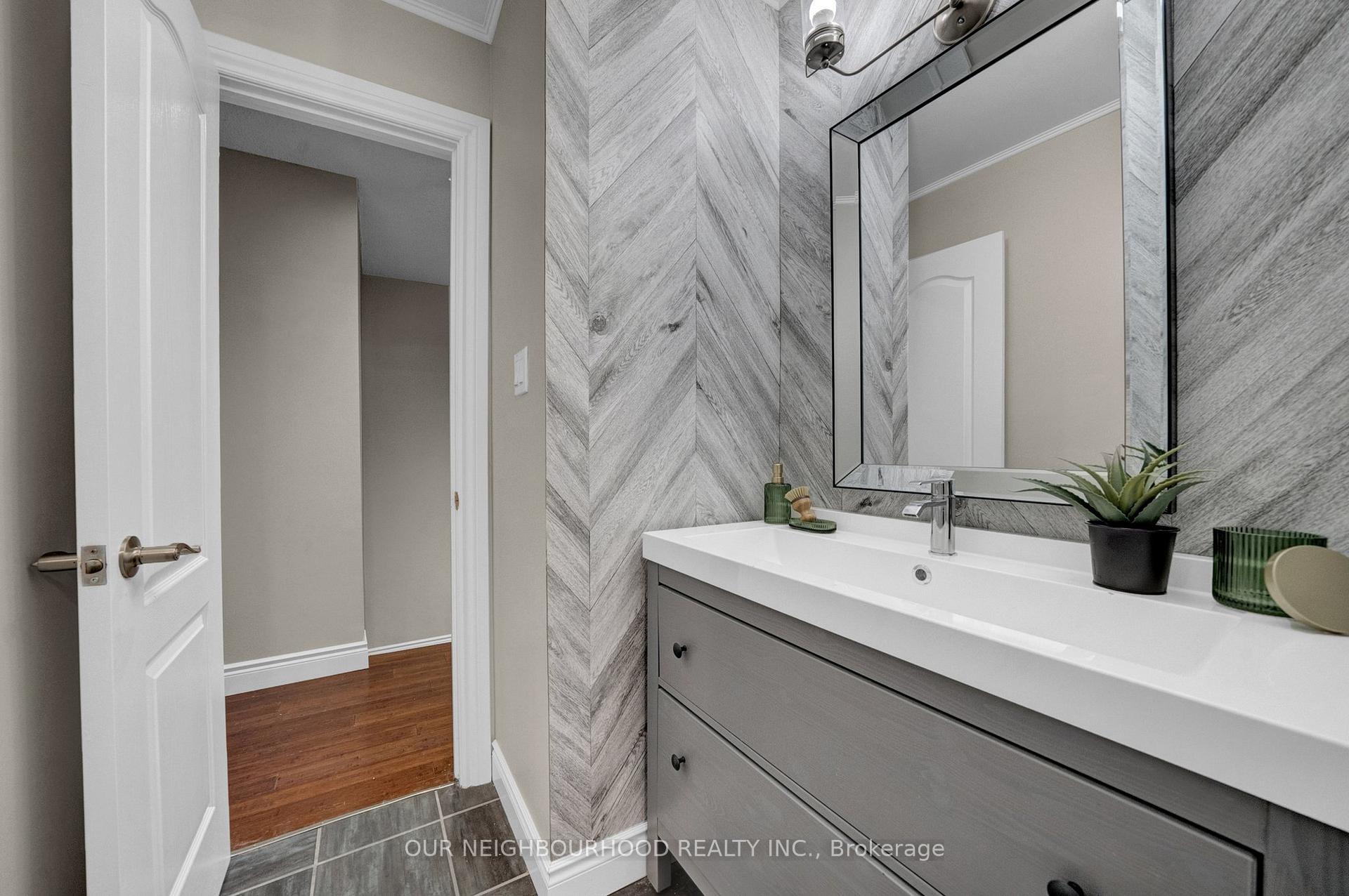 Photo 24 of 40 McFeeters Crescent, Clarington, Bowmanville — HOMEH