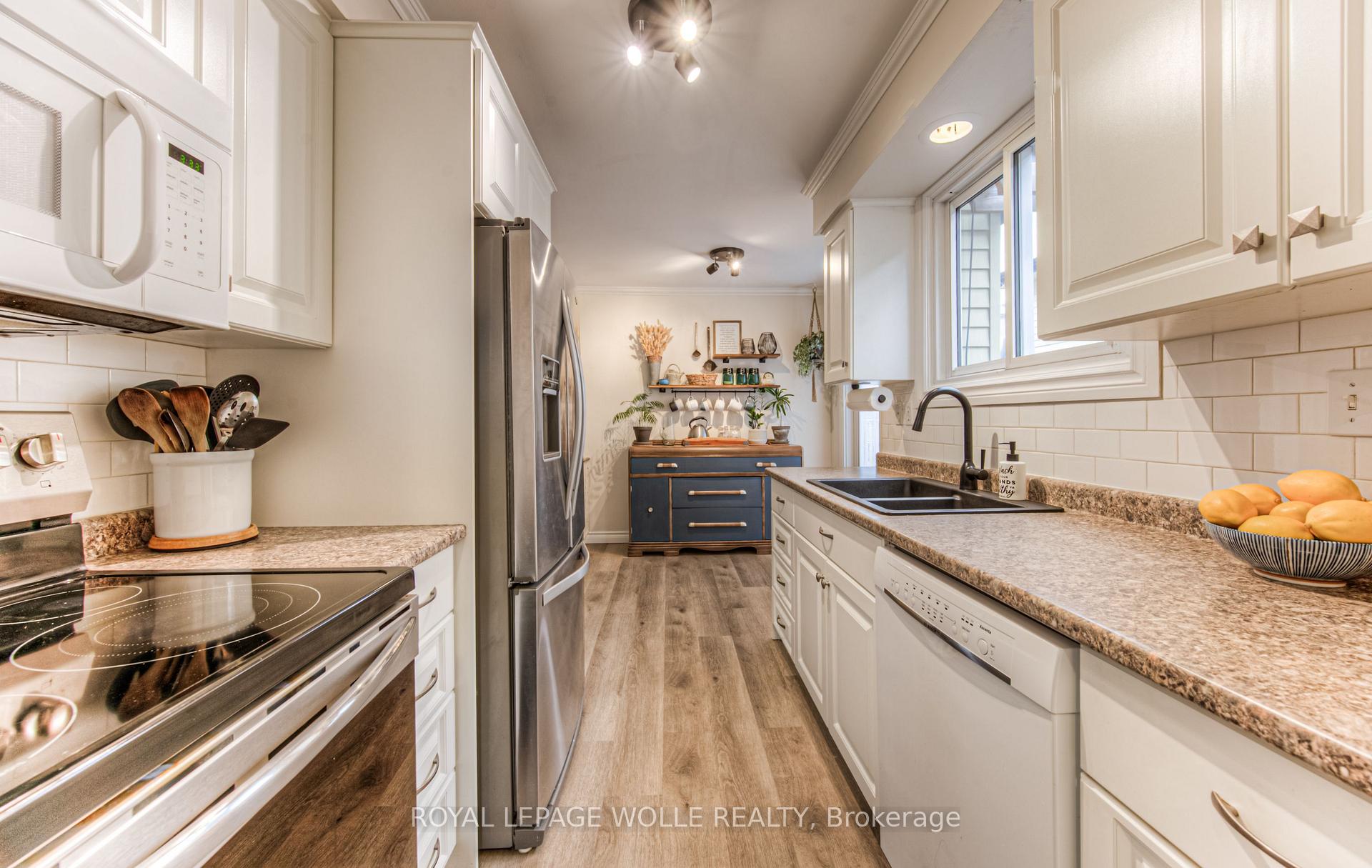 Photo 14 of 107 Keewatin Avenue, Kitchener — HOMEH