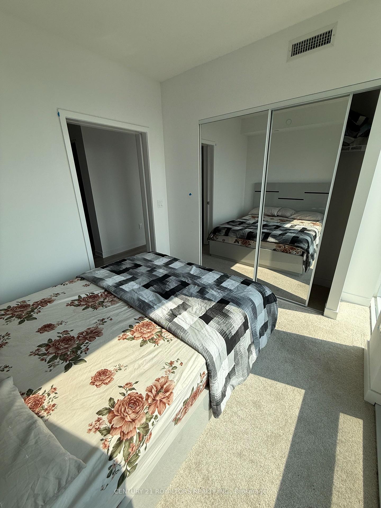 Photo 11 of Unit 3608, 238 Simcoe Street, Toronto, Kensington-Chinatown — HOMEH