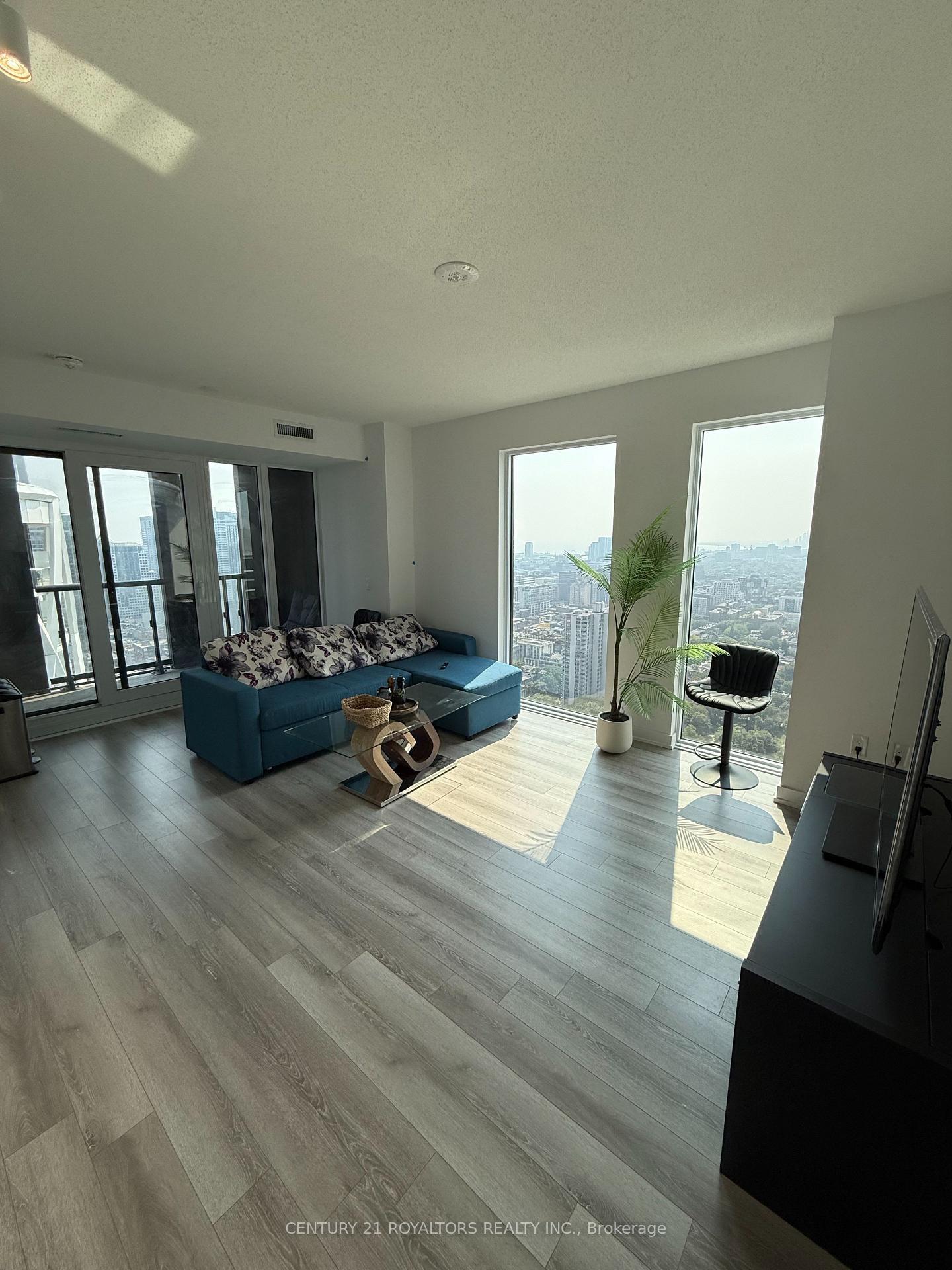Photo 7 of Unit 3608, 238 Simcoe Street, Toronto, Kensington-Chinatown — HOMEH