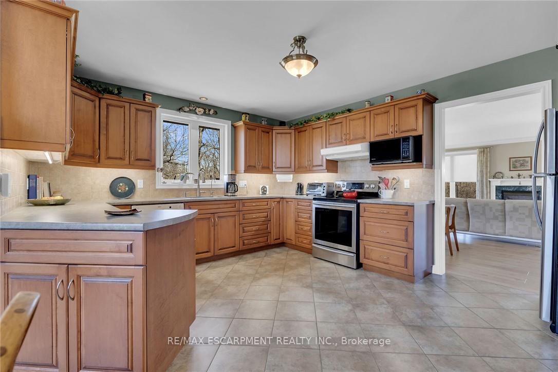 Photo 3 of 78 Pauline Johnson Road, Brant, Brantford Twp — HOMEH