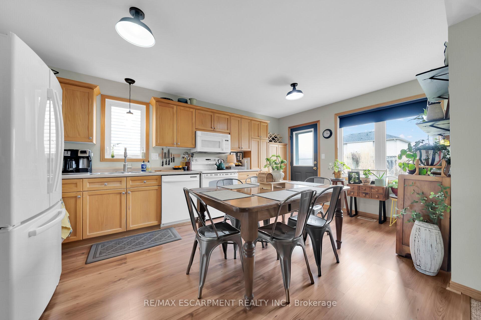 Photo 11 of 9 Lindsay Drive, Haldimand — HOMEH