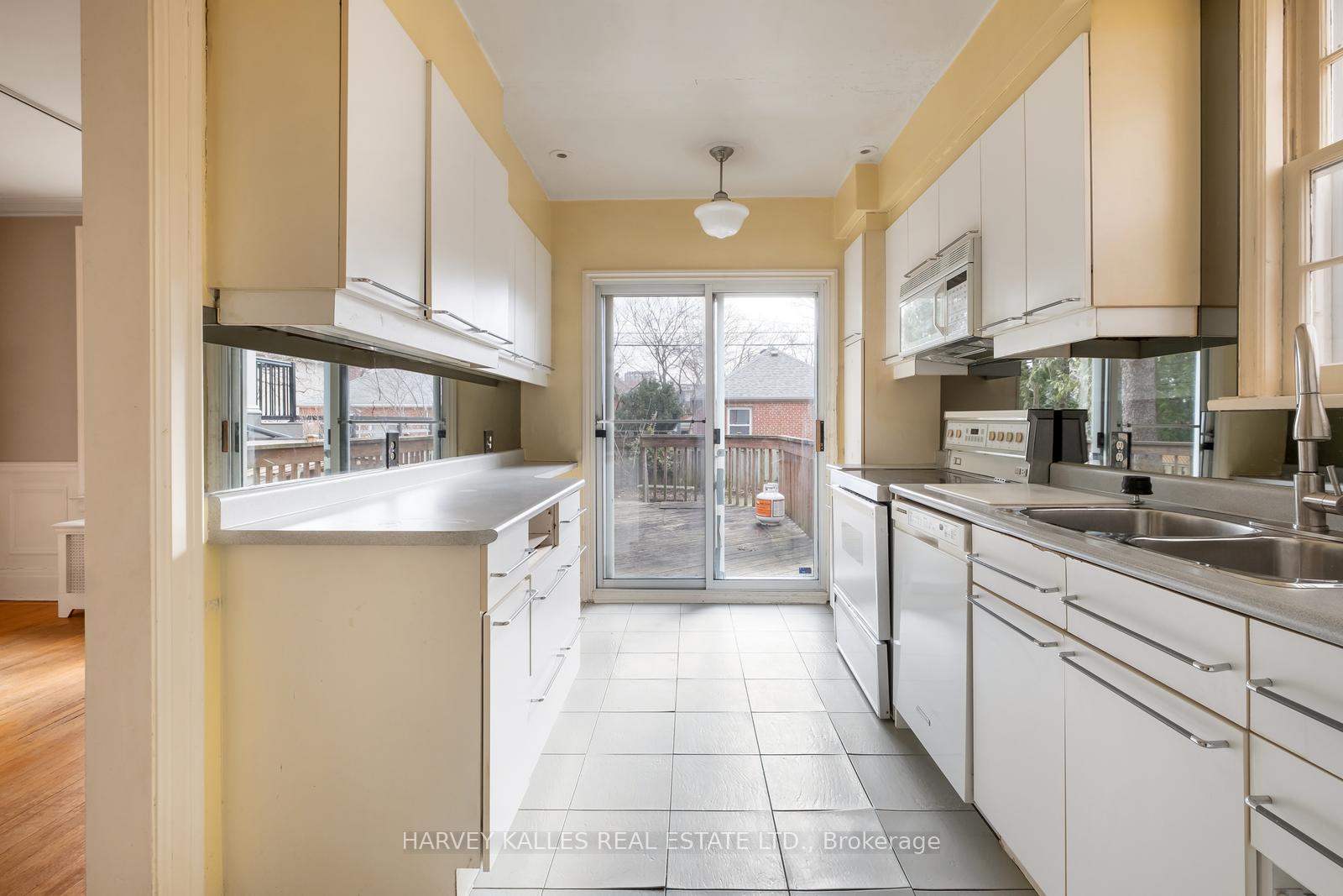 Photo 2 of 214 Strathearn Road, Toronto, Humewood-Cedarvale — HOMEH