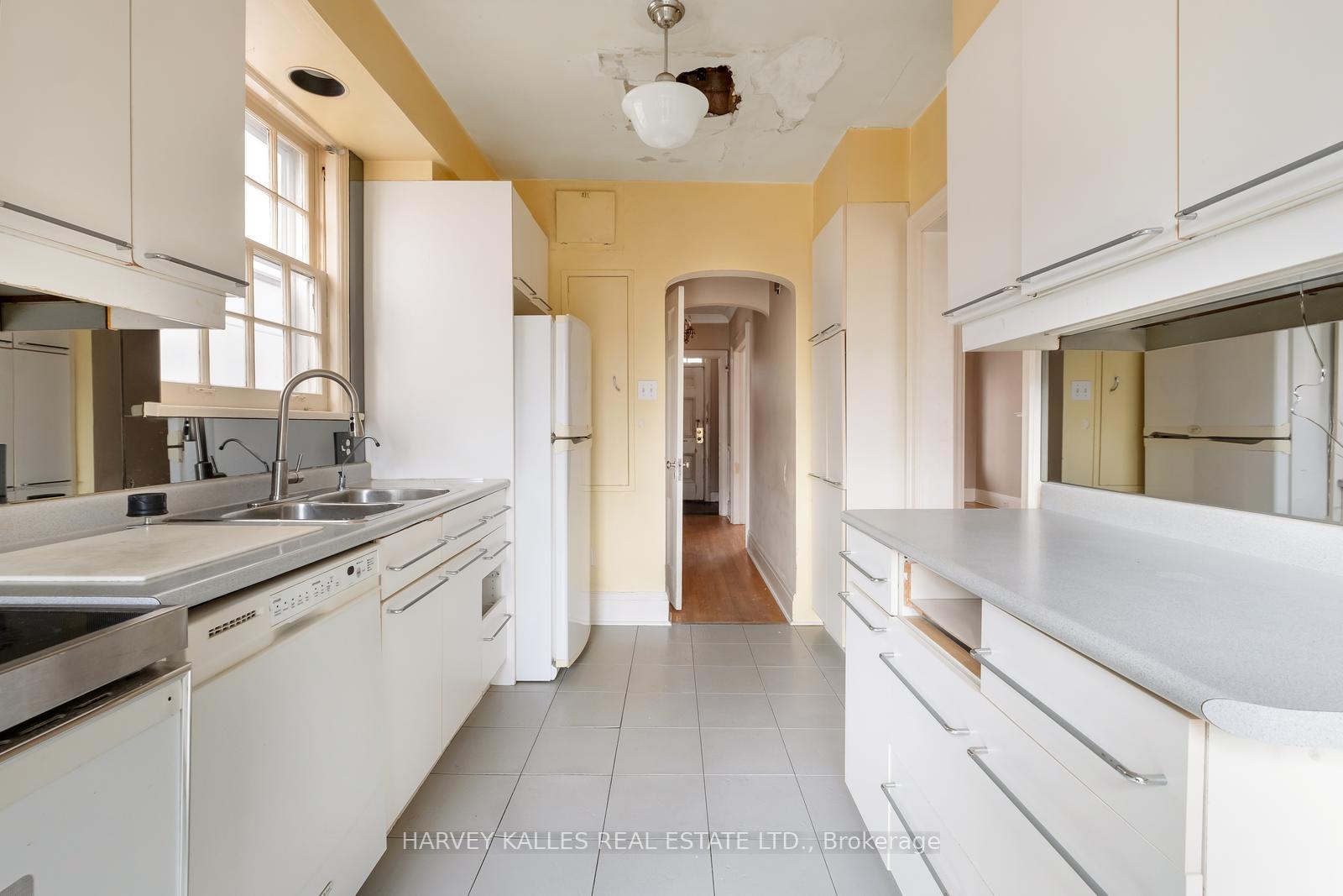 Photo 4 of 214 Strathearn Road, Toronto, Humewood-Cedarvale — HOMEH