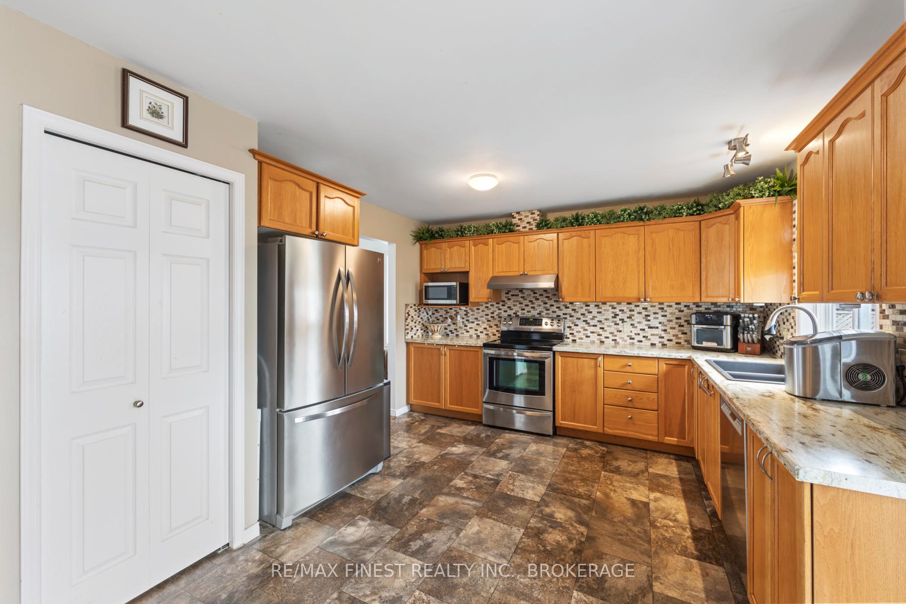 Photo 6 of 232 Sheridan Street, Kingston, City Northwest — HOMEH