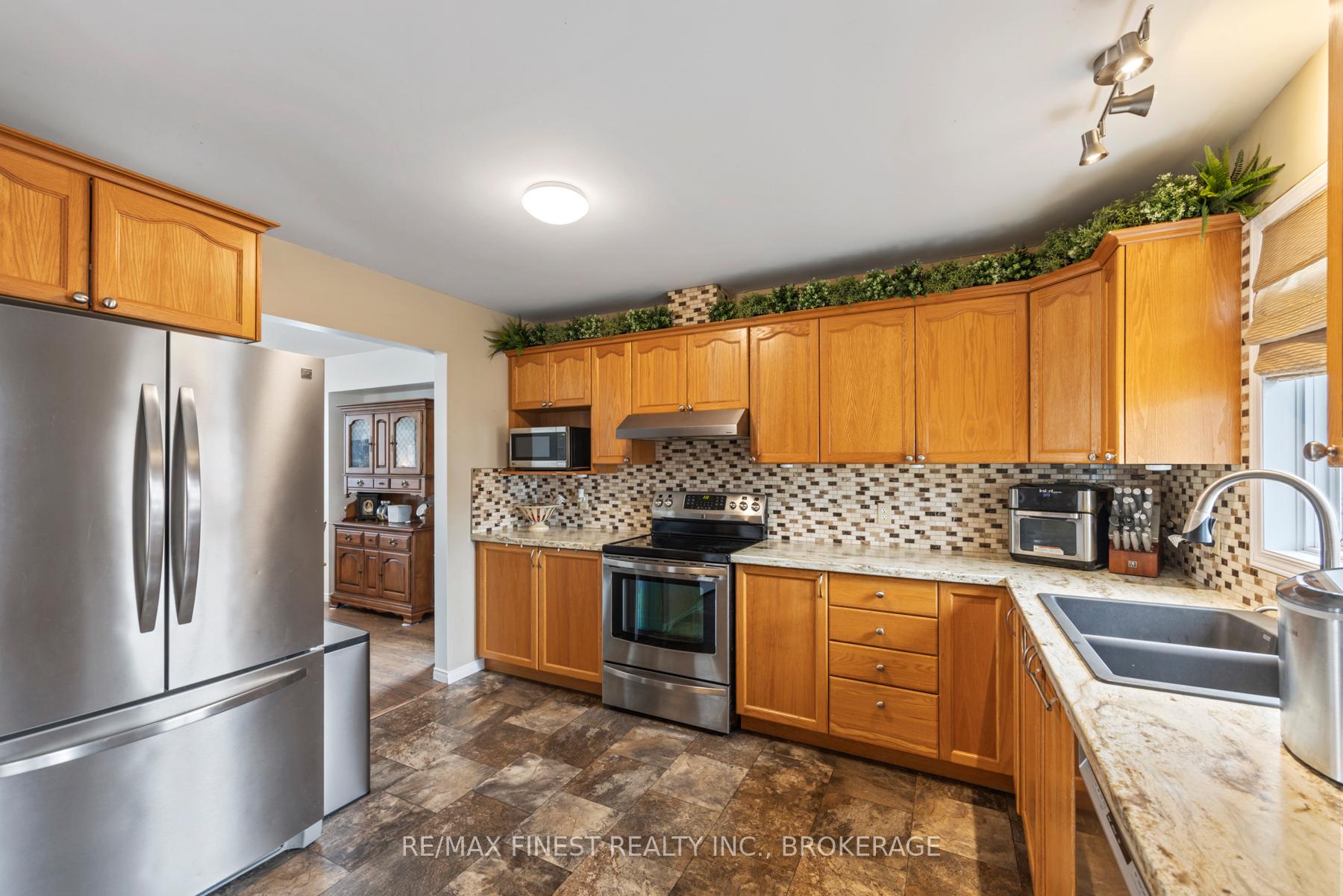 Photo 10 of 232 Sheridan Street, Kingston, City Northwest — HOMEH