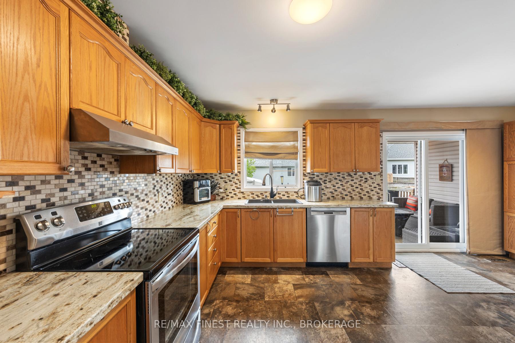 Photo 17 of 232 Sheridan Street, Kingston, City Northwest — HOMEH