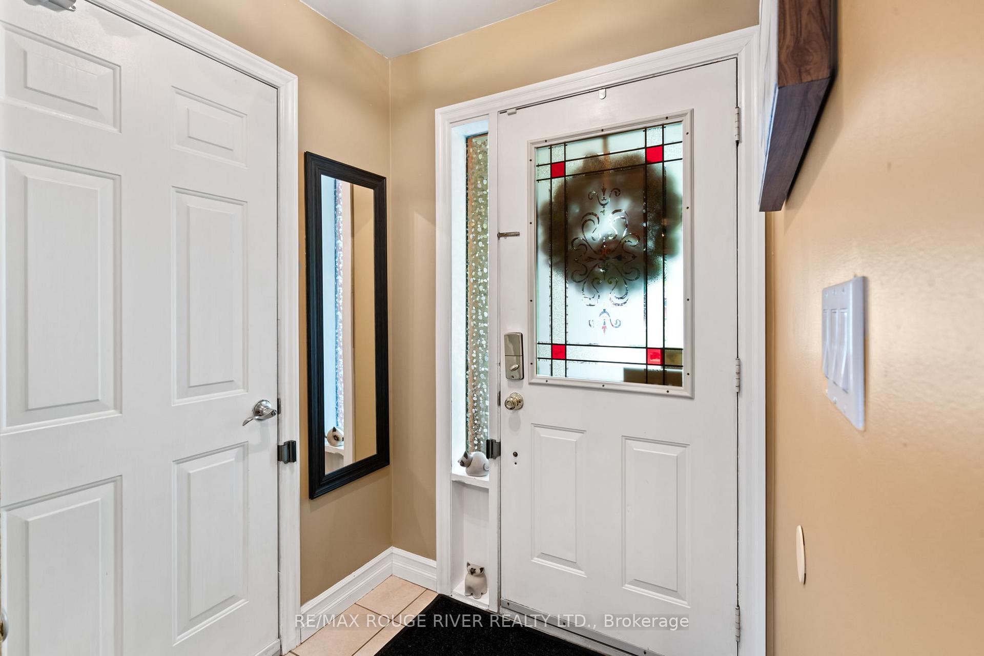 Photo 8 of 82 Edgerton Drive, Clarington, Bowmanville — HOMEH