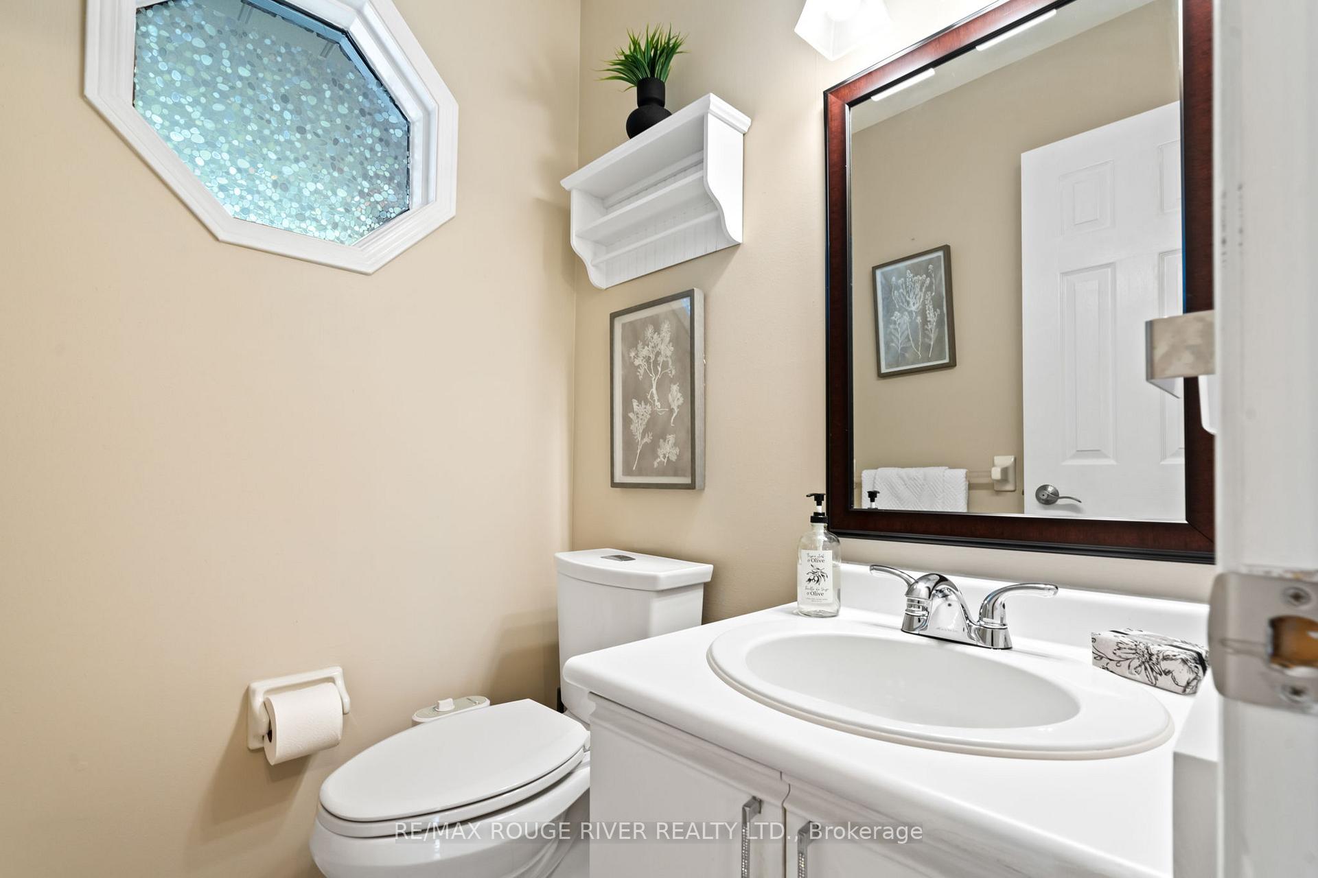 Photo 13 of 82 Edgerton Drive, Clarington, Bowmanville — HOMEH