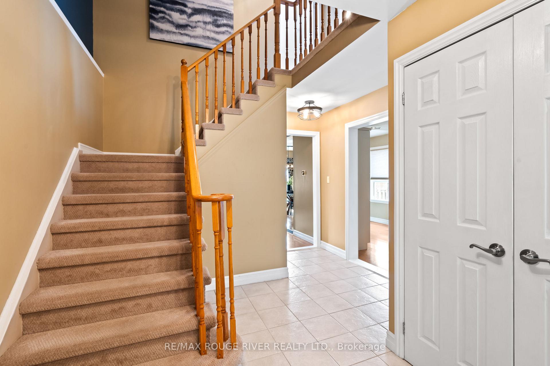 Photo 12 of 82 Edgerton Drive, Clarington, Bowmanville — HOMEH