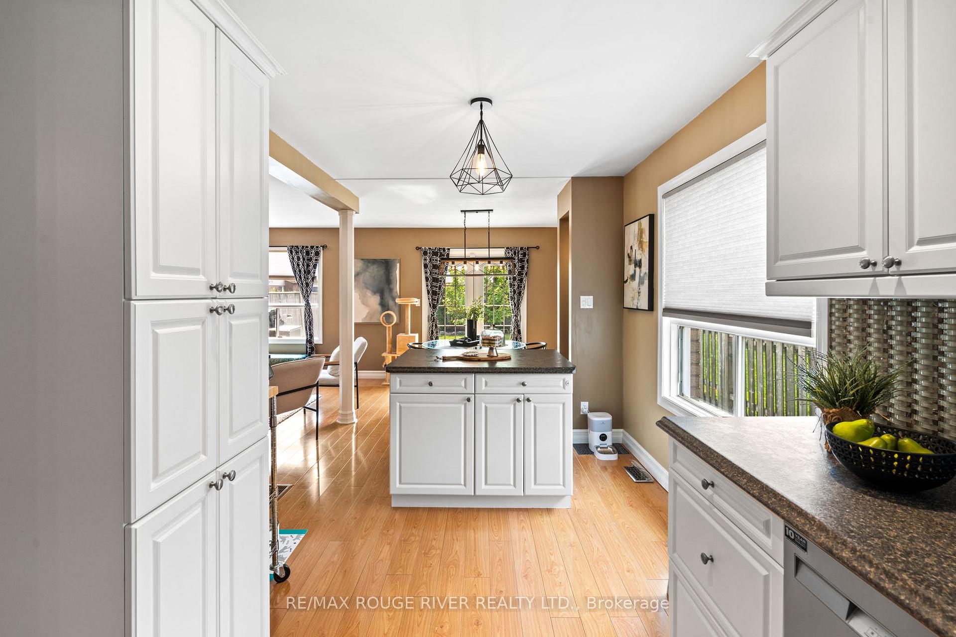 Photo 10 of 82 Edgerton Drive, Clarington, Bowmanville — HOMEH