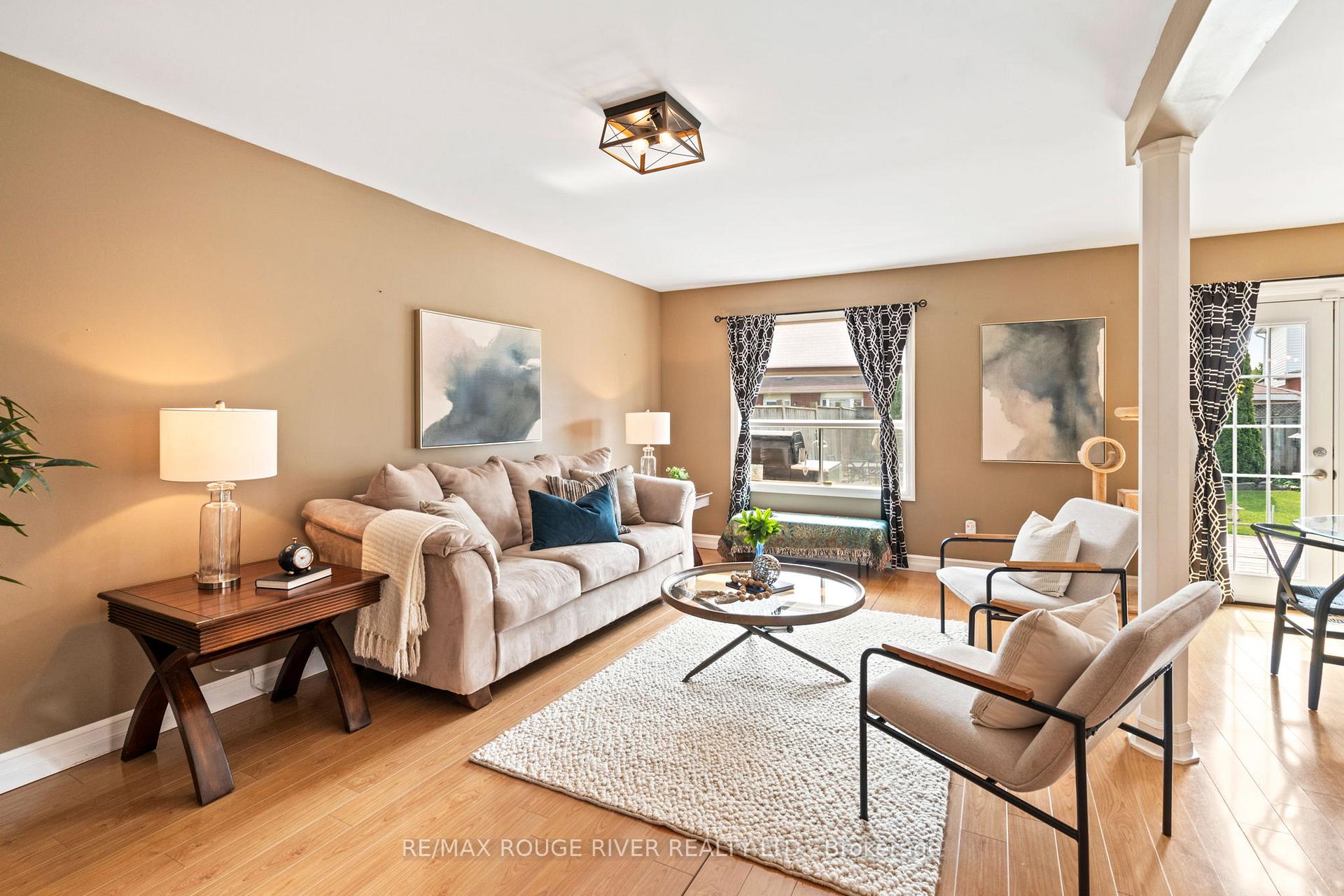 Photo 6 of 82 Edgerton Drive, Clarington, Bowmanville — HOMEH