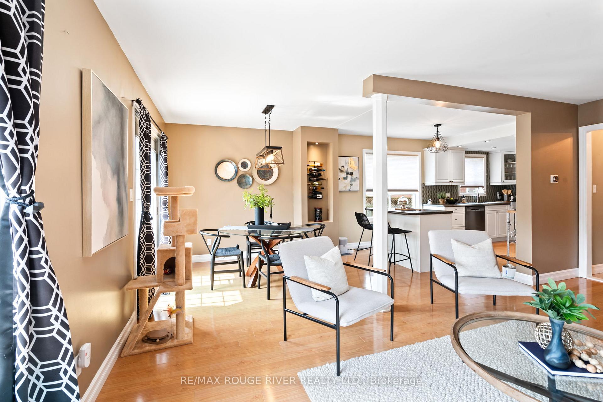 Photo 15 of 82 Edgerton Drive, Clarington, Bowmanville — HOMEH