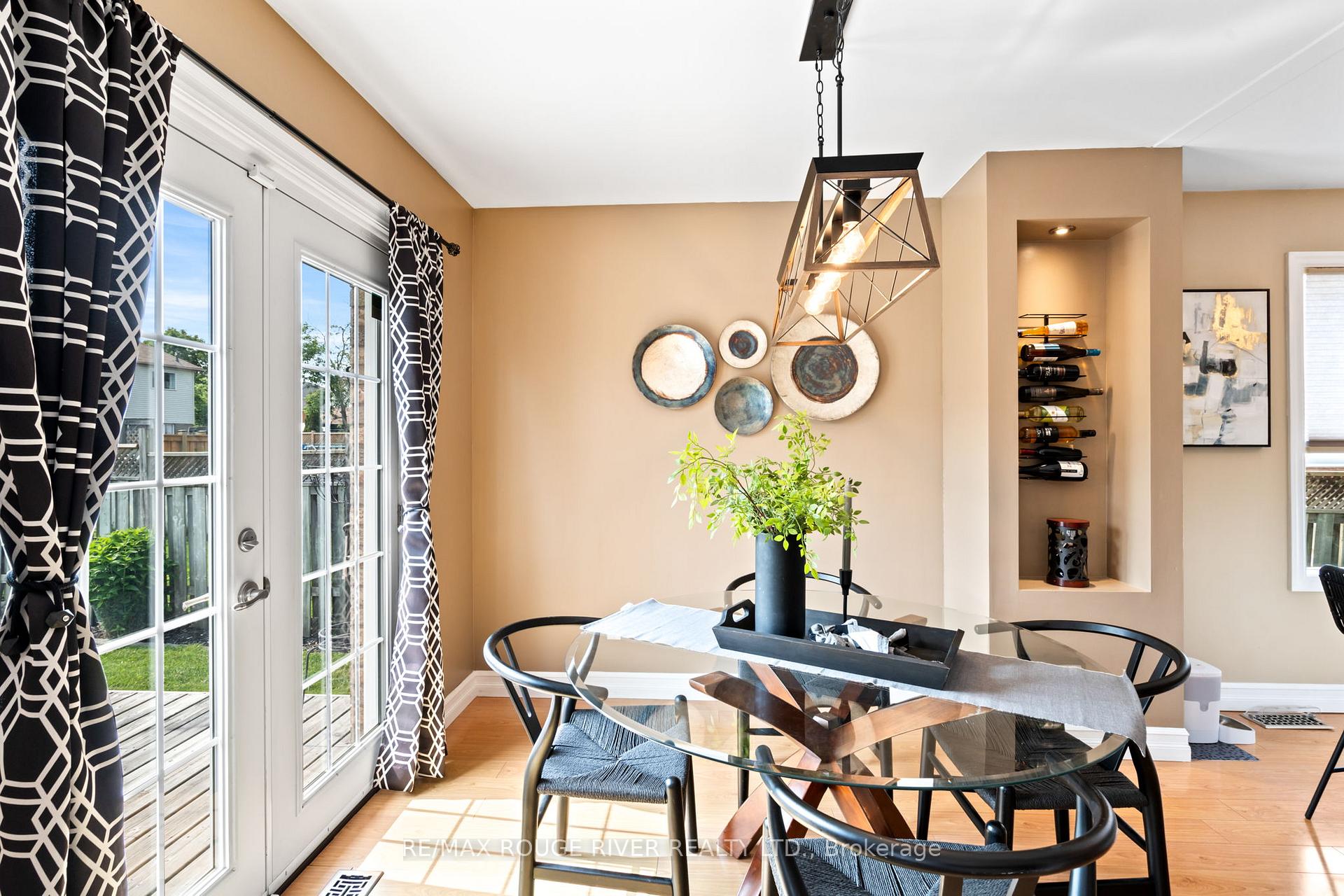 Photo 14 of 82 Edgerton Drive, Clarington, Bowmanville — HOMEH