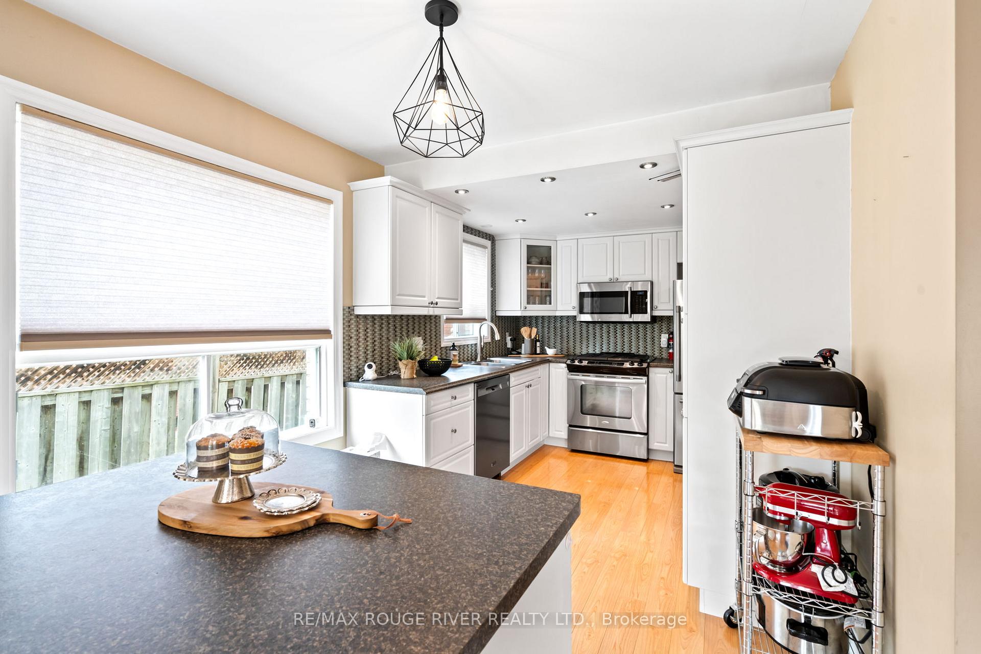 Photo 34 of 82 Edgerton Drive, Clarington, Bowmanville — HOMEH
