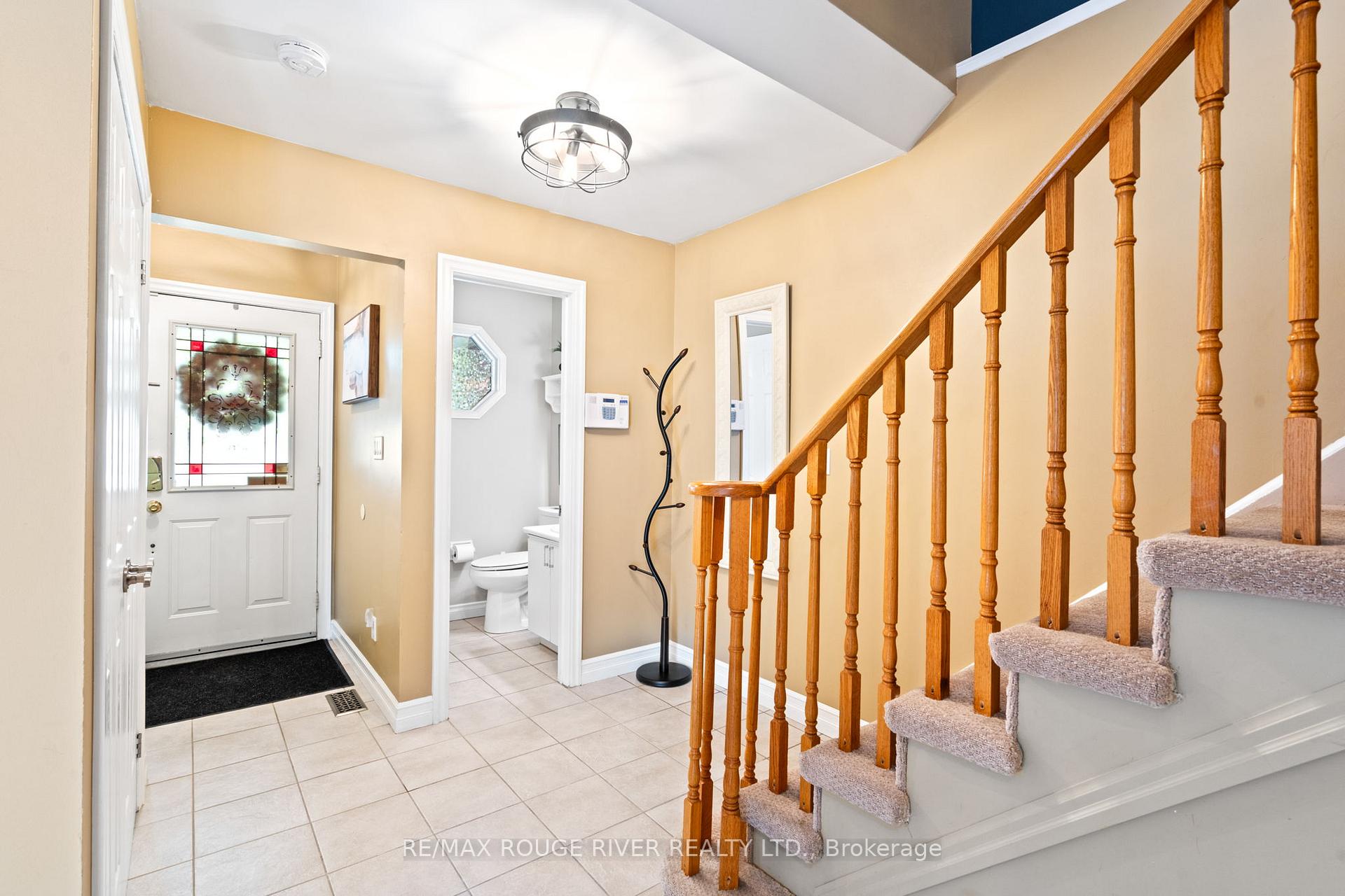 Photo 16 of 82 Edgerton Drive, Clarington, Bowmanville — HOMEH