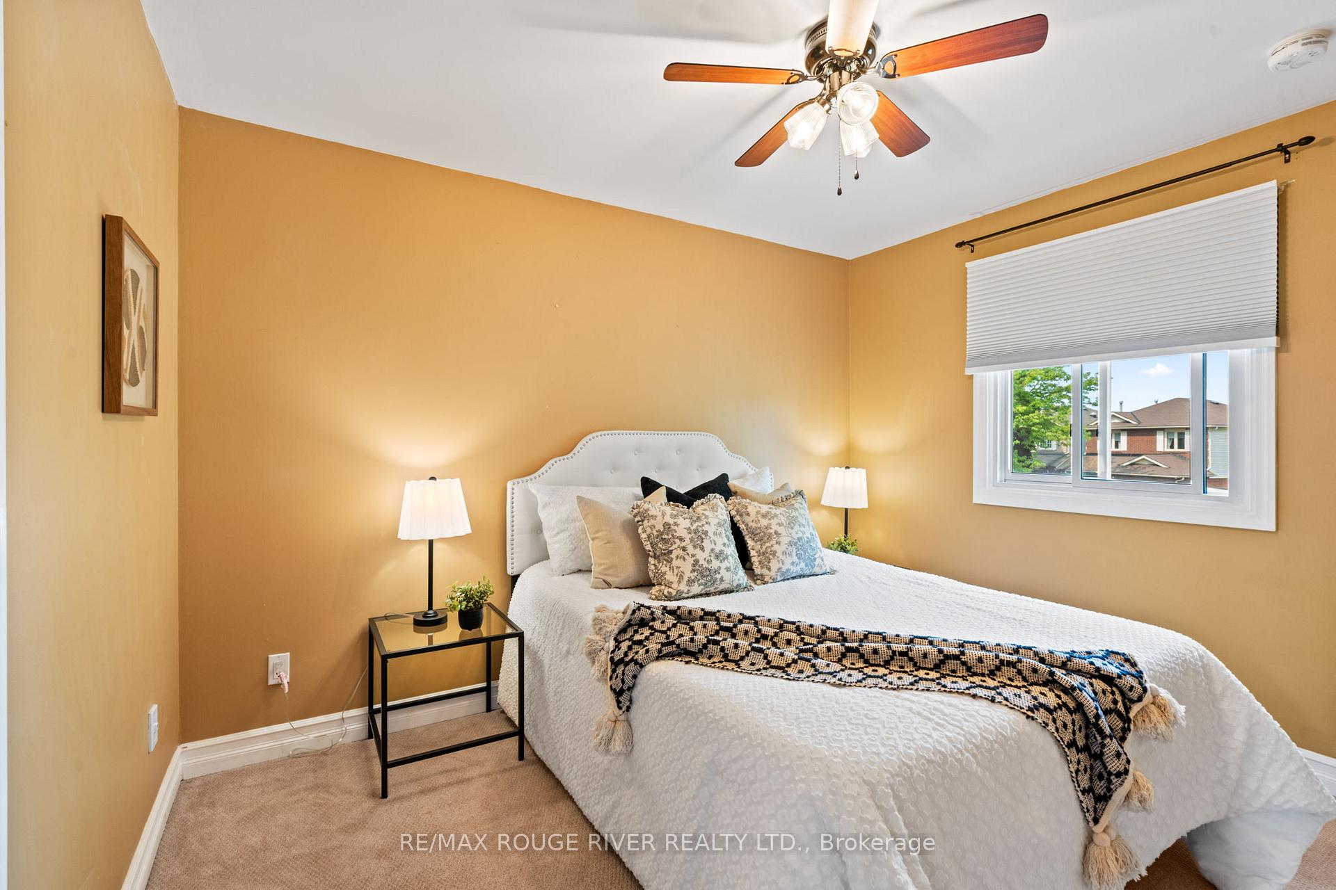 Photo 4 of 82 Edgerton Drive, Clarington, Bowmanville — HOMEH