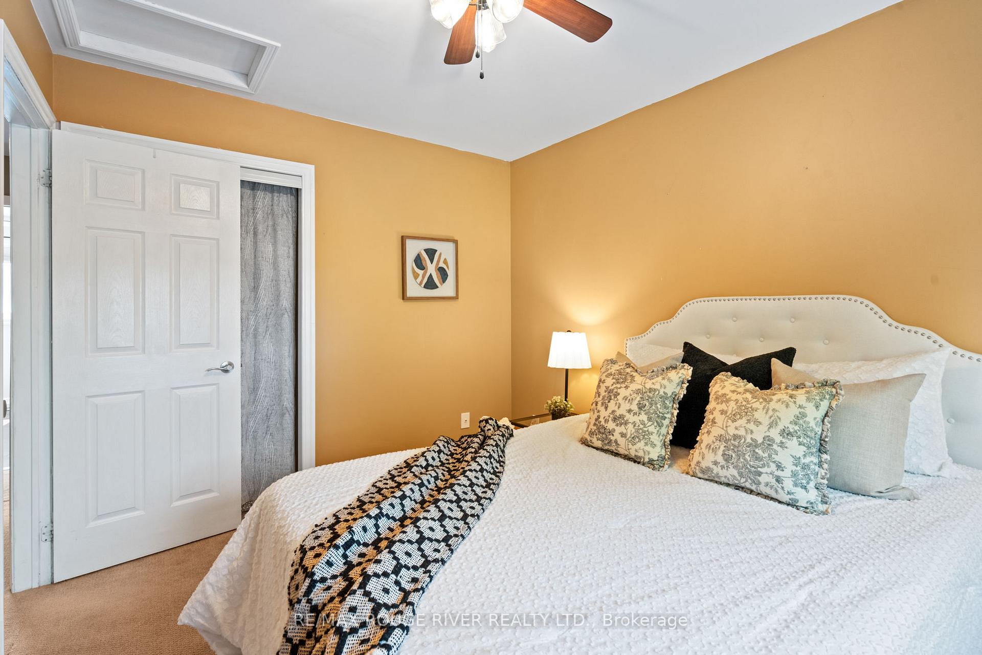 Photo 25 of 82 Edgerton Drive, Clarington, Bowmanville — HOMEH