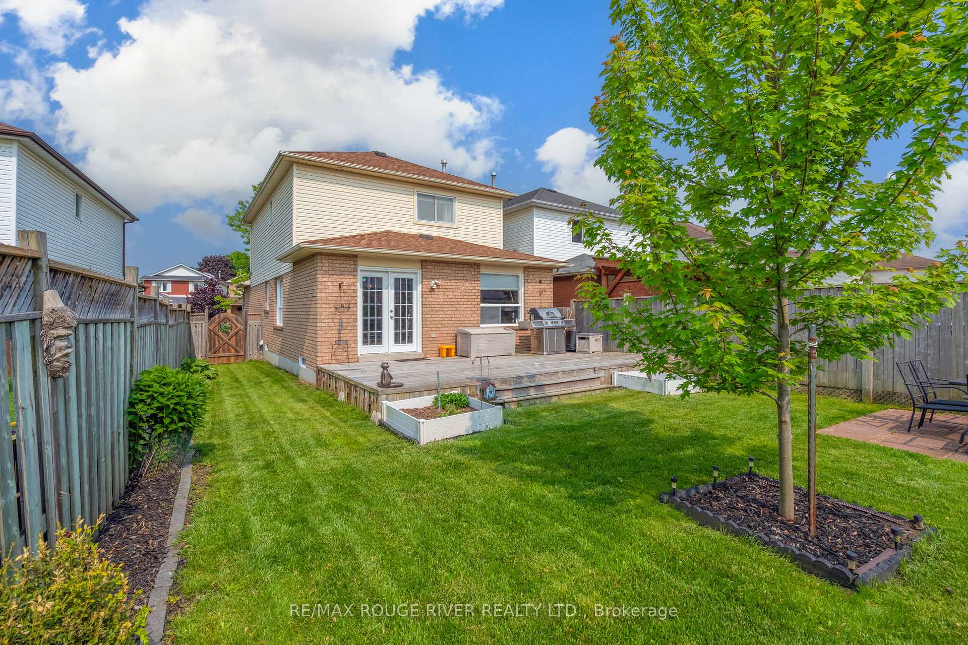 Photo 26 of 82 Edgerton Drive, Clarington, Bowmanville — HOMEH