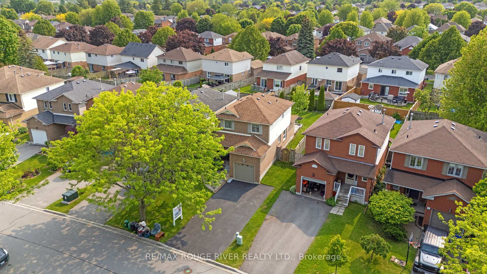 Photo 31 of 82 Edgerton Drive, Clarington, Bowmanville — HOMEH