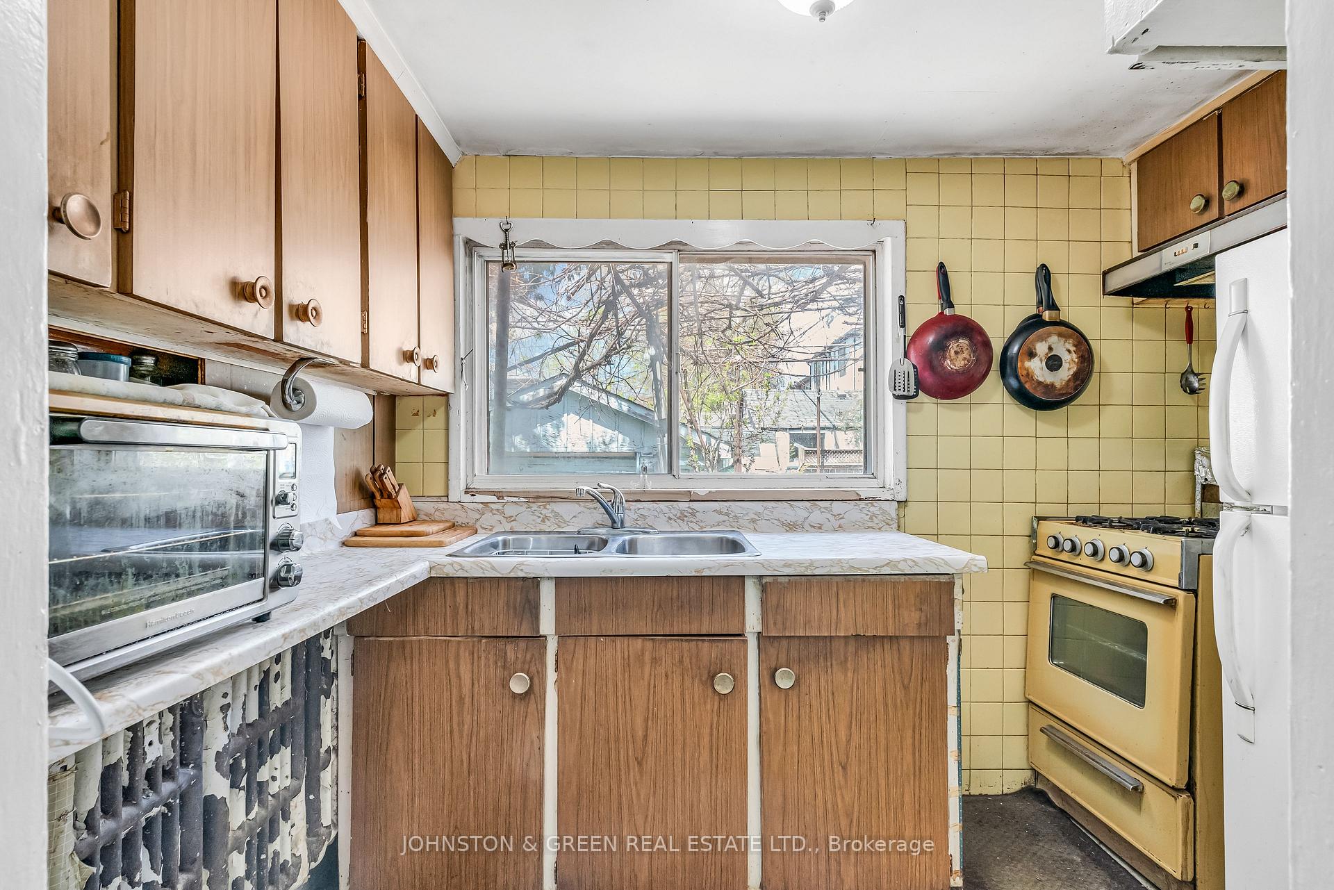 Photo 13 of 416 Mortimer Avenue, Toronto, East York — HOMEH