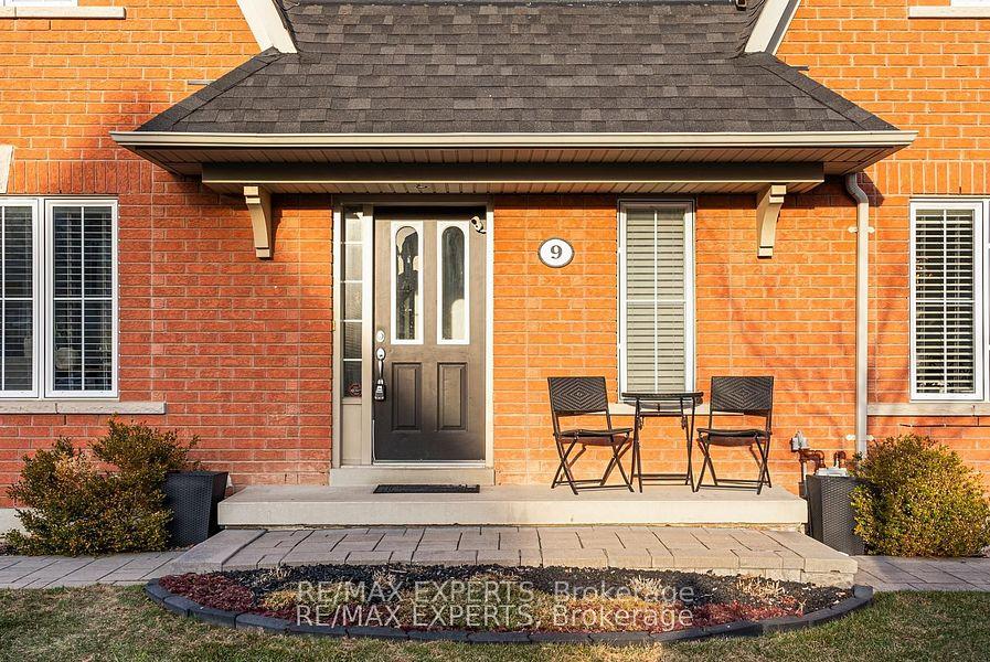 Photo 3 of 9 Carpendale Crescent, Ajax, Northeast Ajax — HOMEH