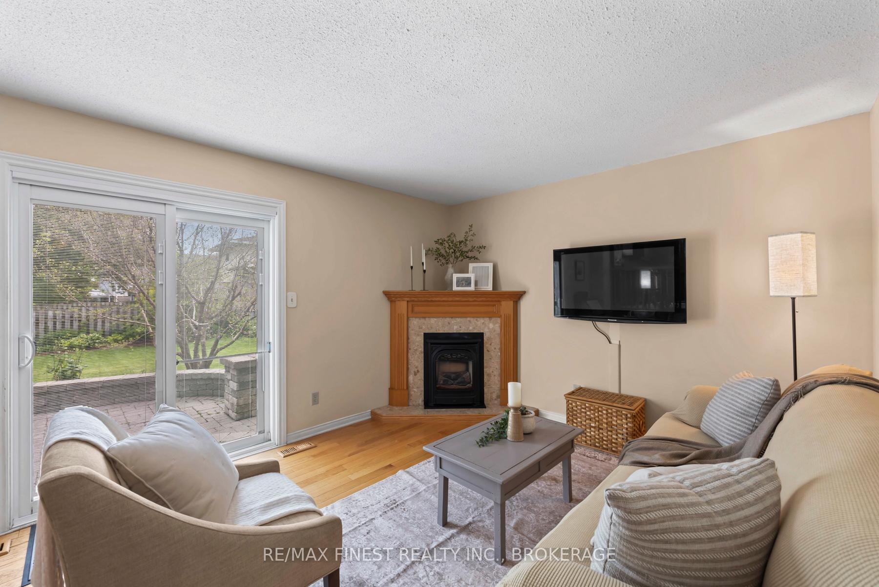 Photo 9 of 1123 Wintergreen Crescent, Kingston, City Northwest — HOMEH
