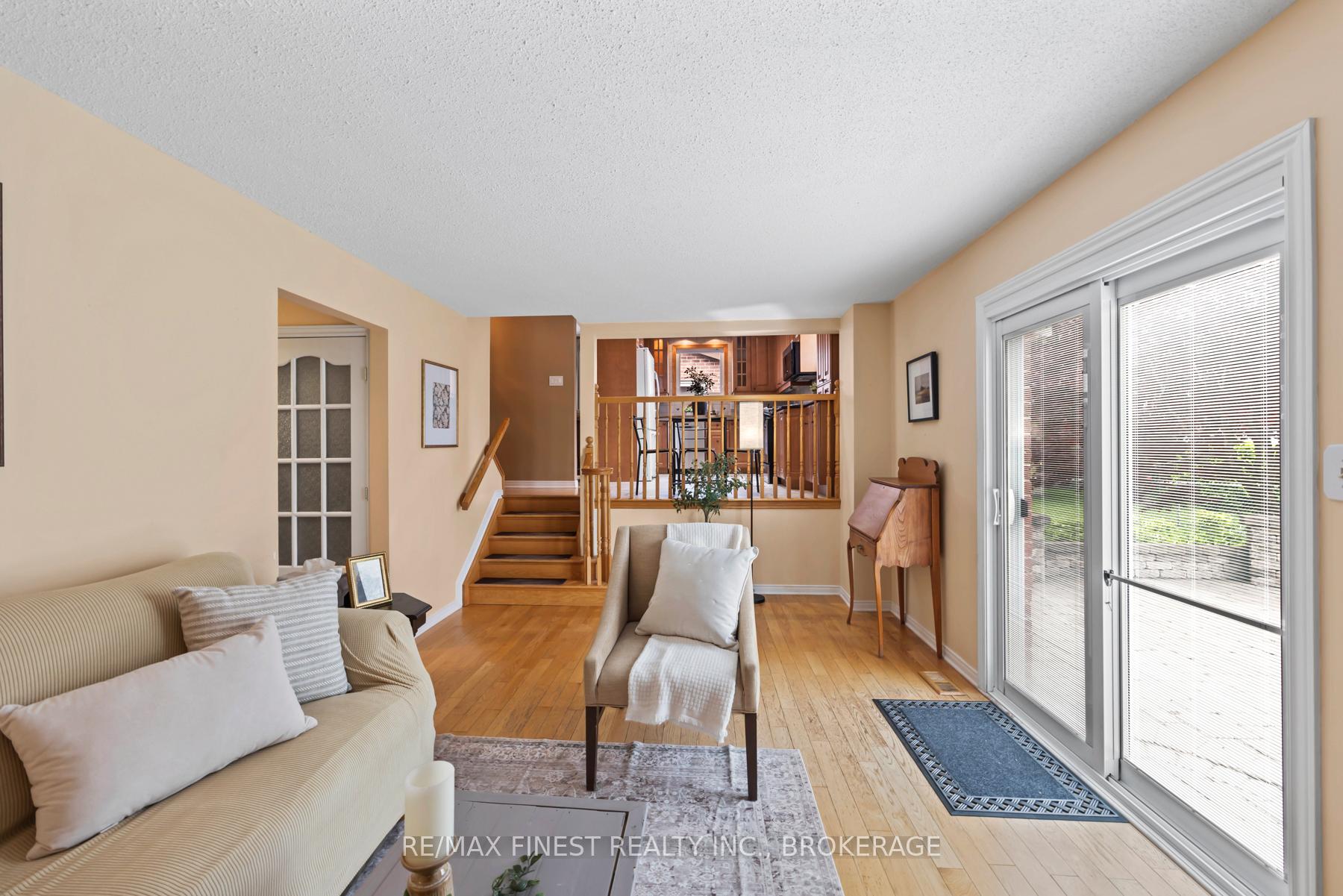 Photo 2 of 1123 Wintergreen Crescent, Kingston, City Northwest — HOMEH