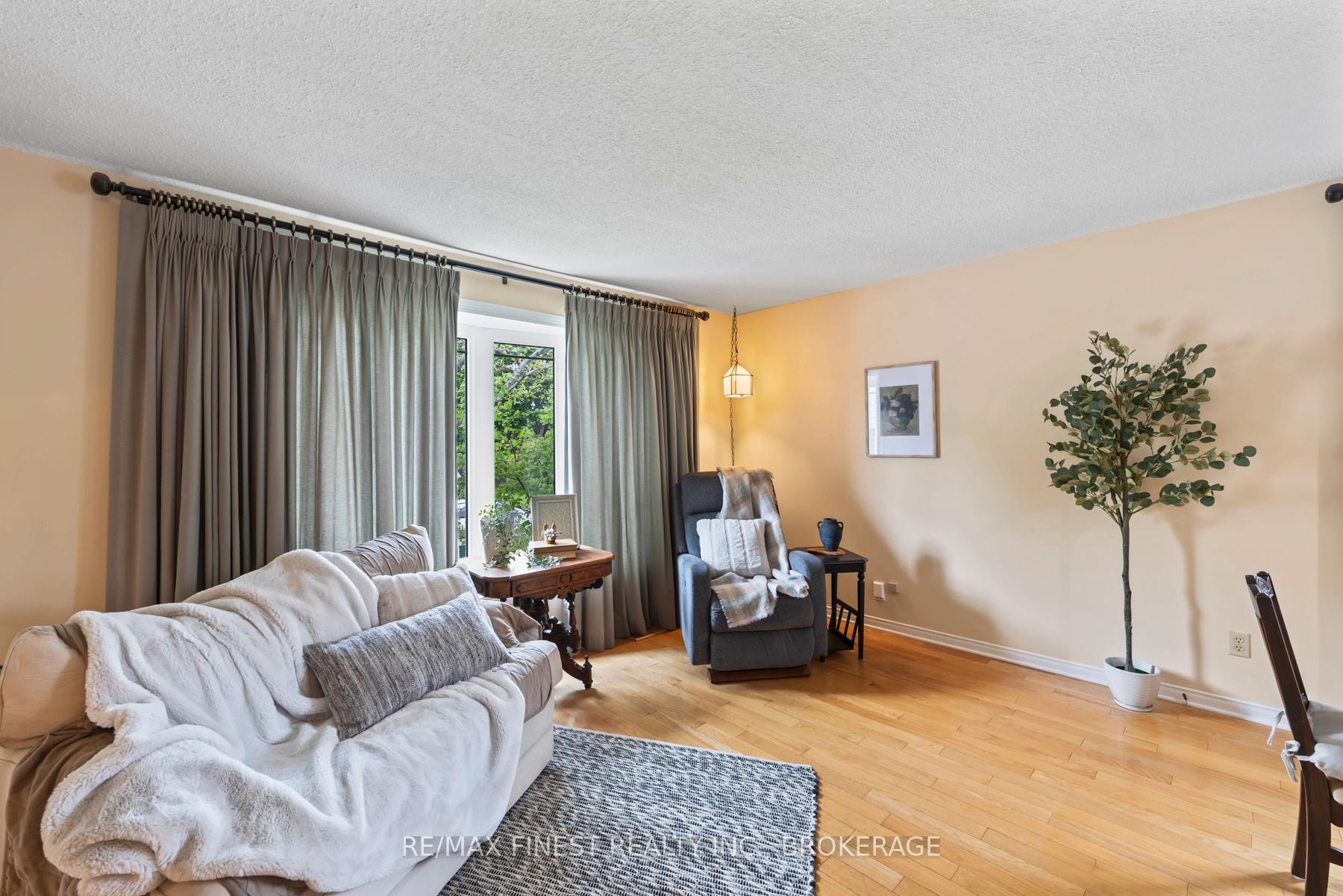 Photo 34 of 1123 Wintergreen Crescent, Kingston, City Northwest — HOMEH