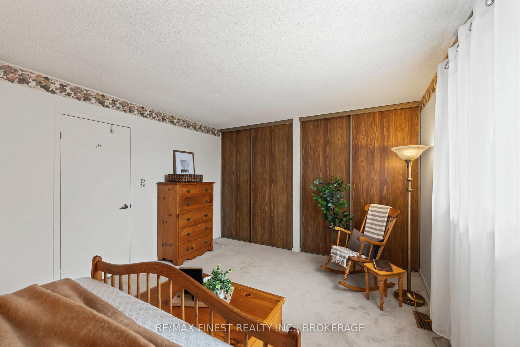 Photo 32 of 1123 Wintergreen Crescent, Kingston, City Northwest — HOMEH