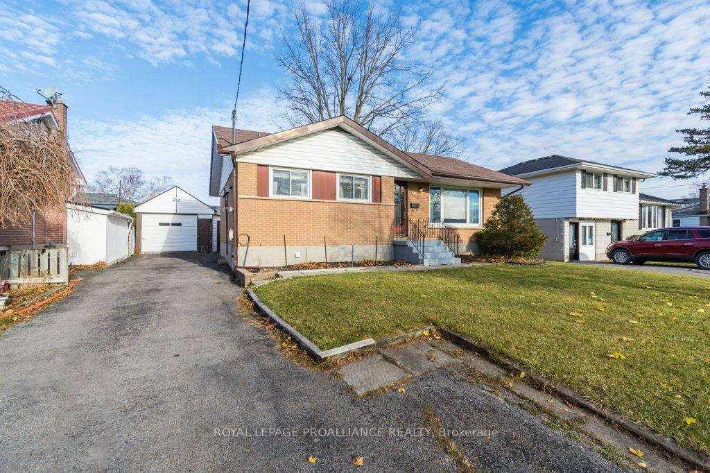 Photo 1 of 20 King George Square, Belleville, Belleville Ward — HOMEH