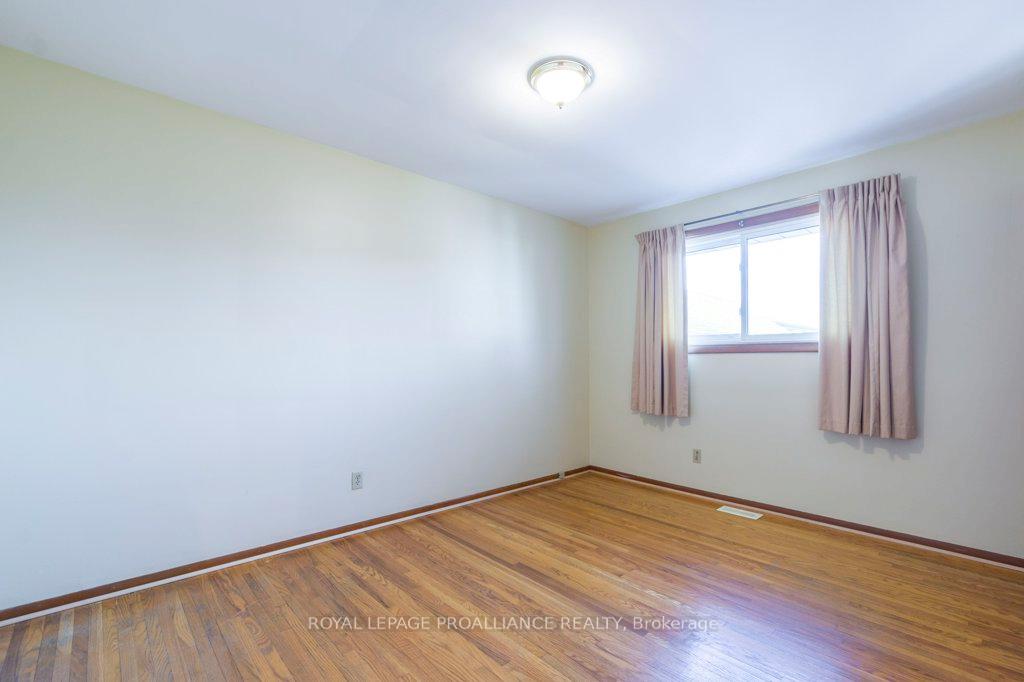 Photo 14 of 20 King George Square, Belleville, Belleville Ward — HOMEH